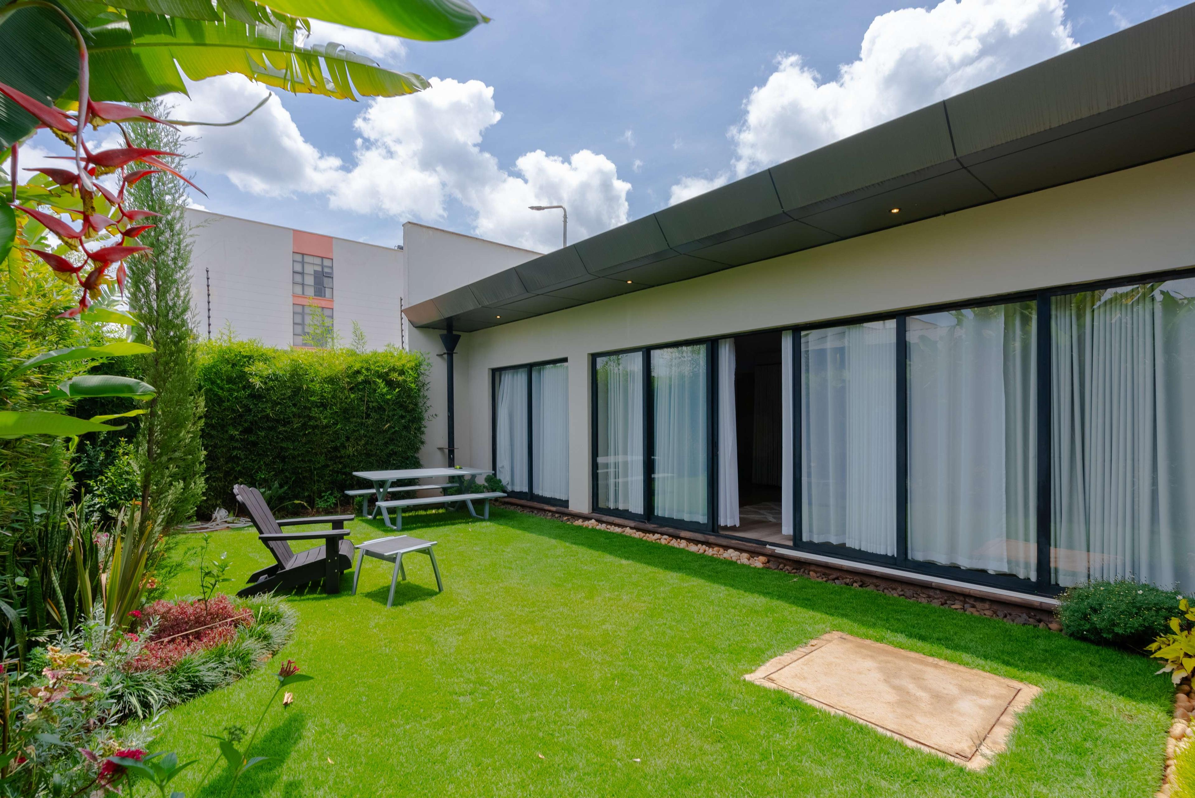 Modern 3-Bedroom Townhouses in Runda