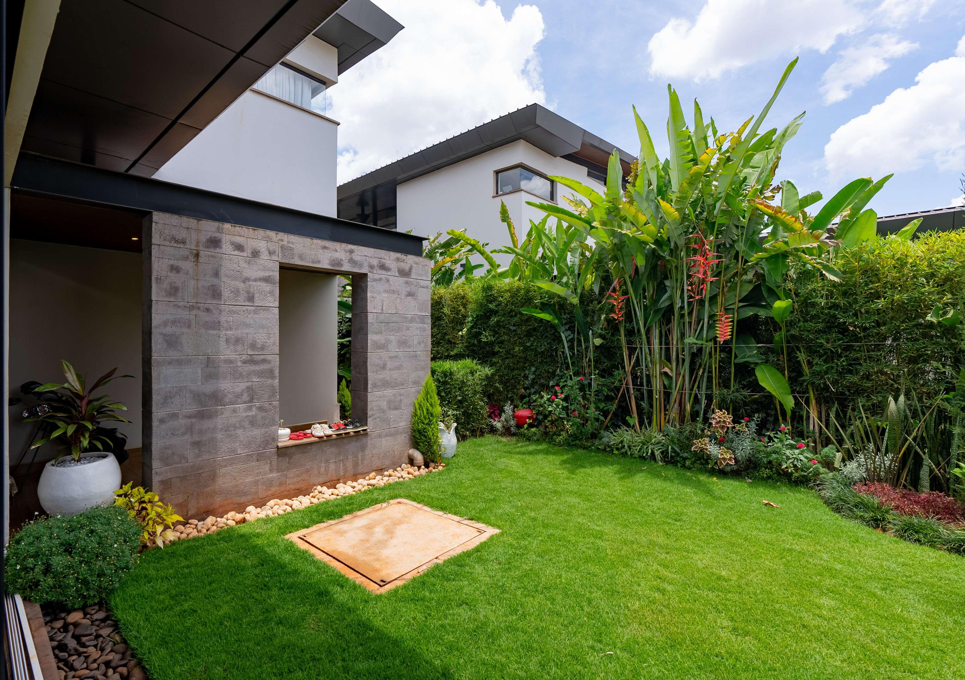 Modern 3-Bedroom Townhouses in Runda